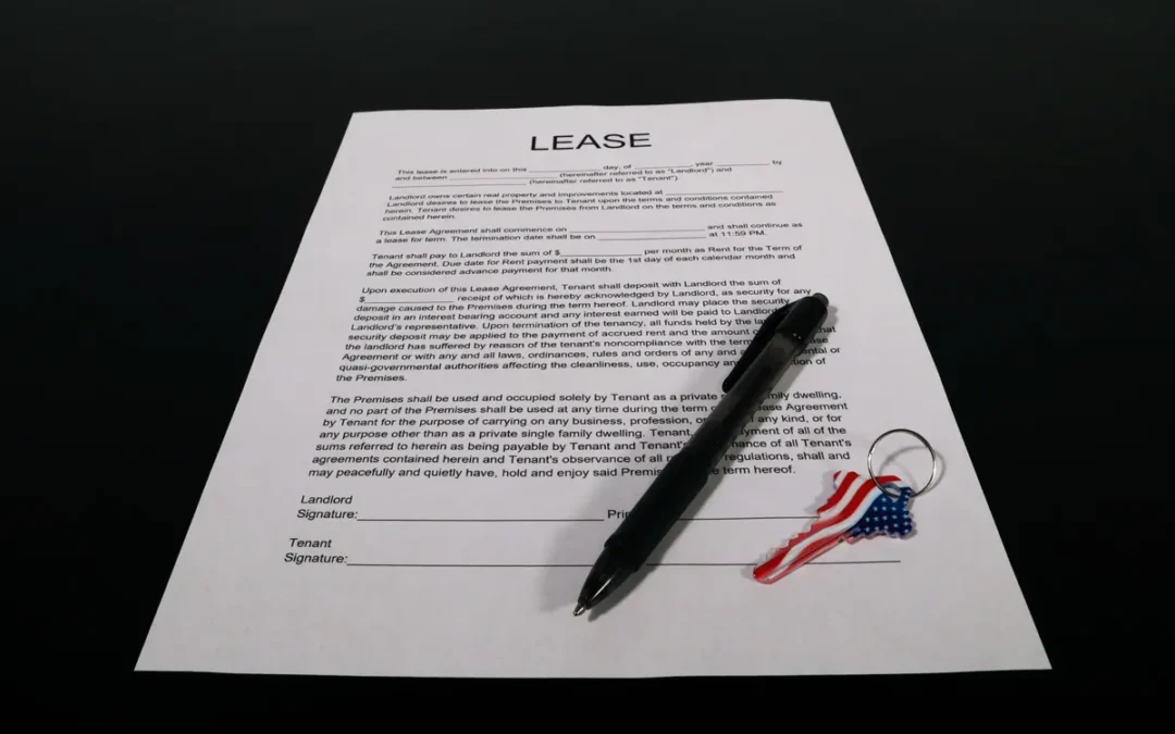 Signing an apartment lease with an apartment pet policy template attached